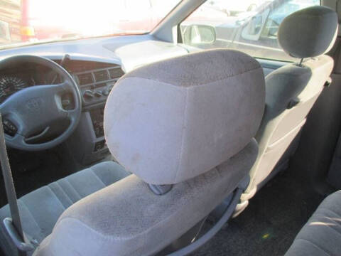 1999 Toyota Sienna CE