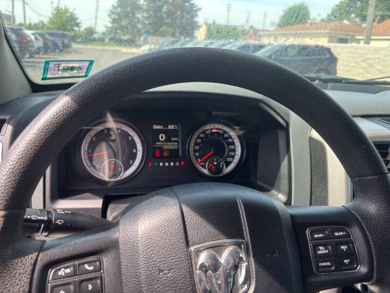2017 RAM 1500 SLT
