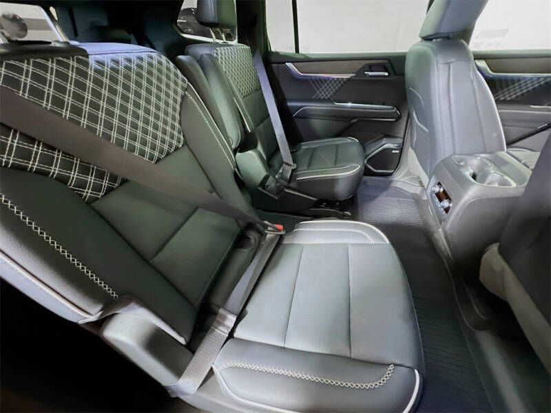 2025 GMC Acadia Denali