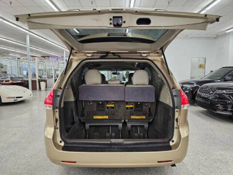 2014 Toyota Sienna LE 8-Passenger