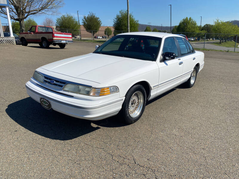 Used 1996 Ford Crown Victoria For Sale - Carsforsale.com®