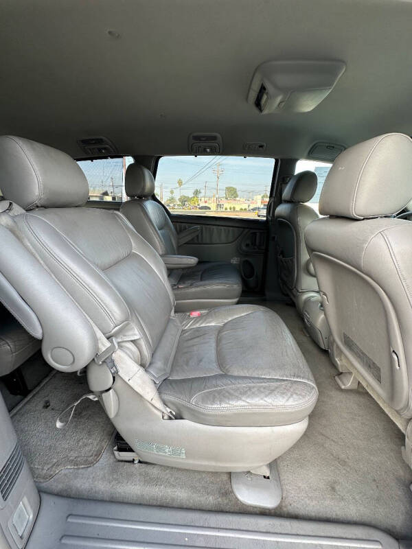 2004 Toyota Sienna XLE 7 Passenger