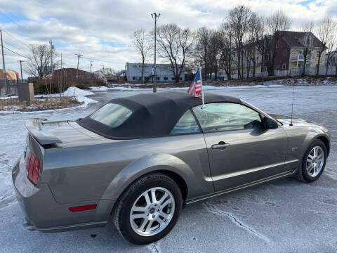 2005 Ford Mustang GT Premium