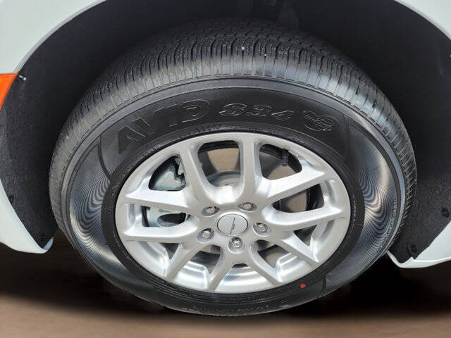2027 Chrysler Pacifica LX
