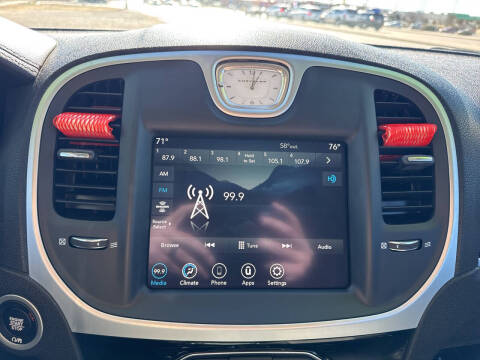 2023 Chrysler 300 Touring