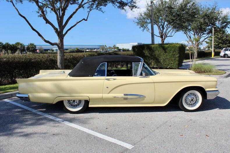 1959 Ford Thunderbird