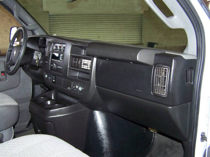 2017 Chevrolet Express LT 2500