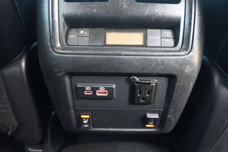 2020 Nissan Pathfinder SL