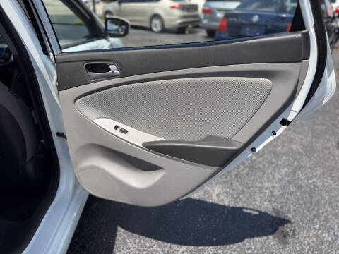 2012 Hyundai Accent GS