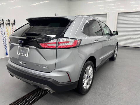 2020 Ford Edge Titanium