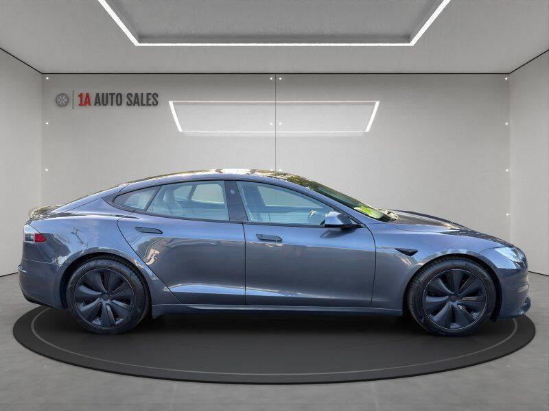 2022 Tesla Model S Plaid