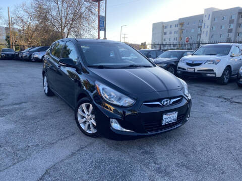 2013 Hyundai Accent SE