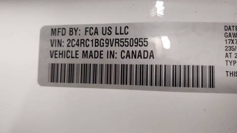 2027 Chrysler Pacifica Select