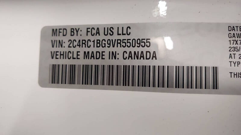 2027 Chrysler Pacifica Select
