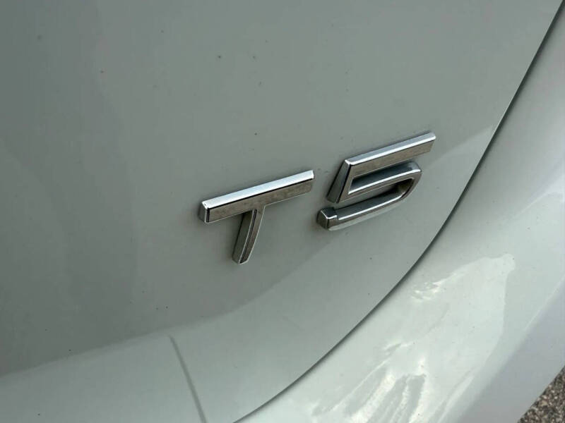 2016 Volvo XC60 T5 Drive-E Premier