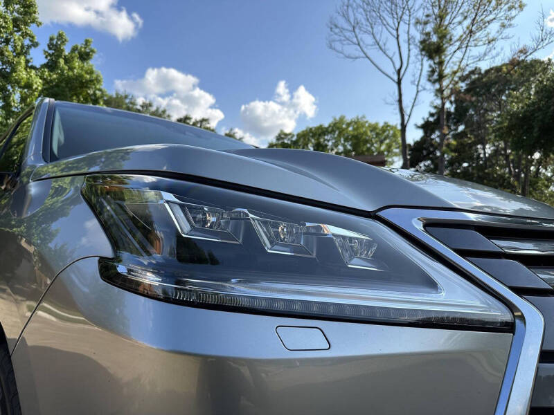 2019 Lexus LX 570 Three-Row