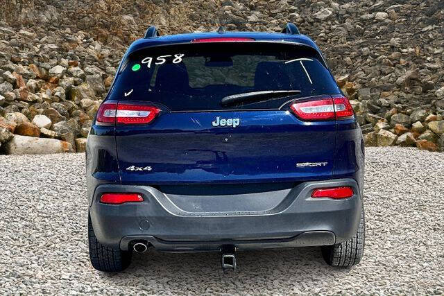 2016 Jeep Cherokee Sport