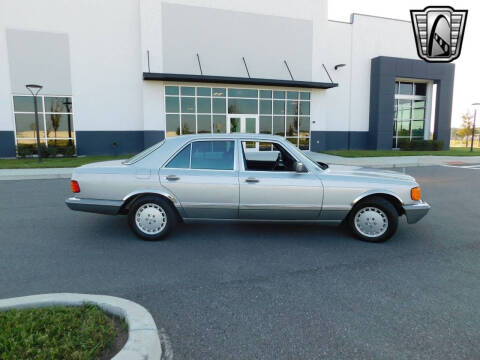1990 Mercedes-Benz 300-Class 300 SE