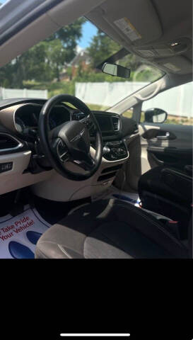 2020 Chrysler Voyager LX