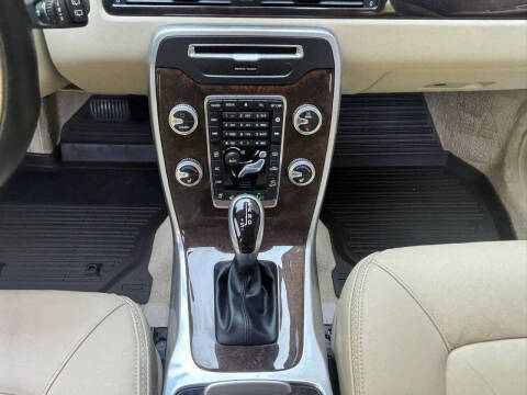 2016 Volvo XC70 T5 Platinum