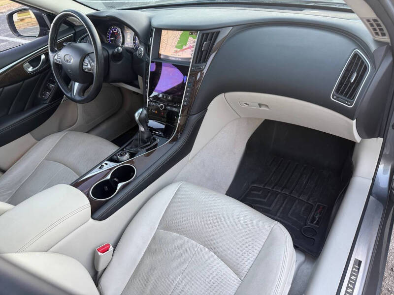 2017 Infiniti Q50 Hybrid Premium