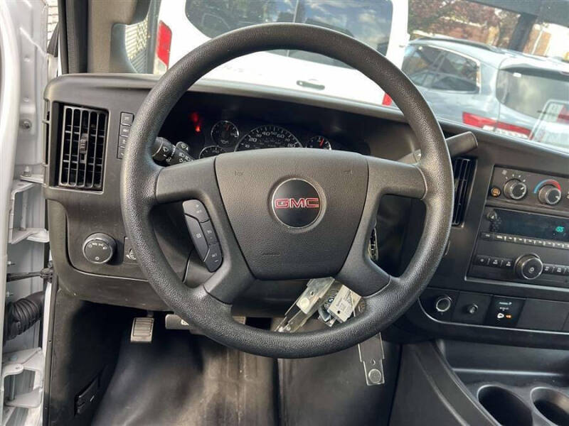 2023 GMC Savana 2500