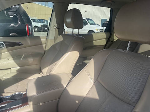 2017 Nissan Pathfinder Platinum