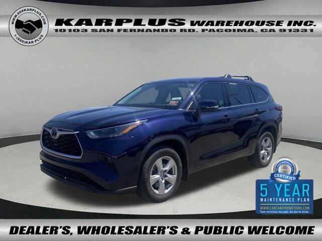 2022 Toyota Highlander LE's photo