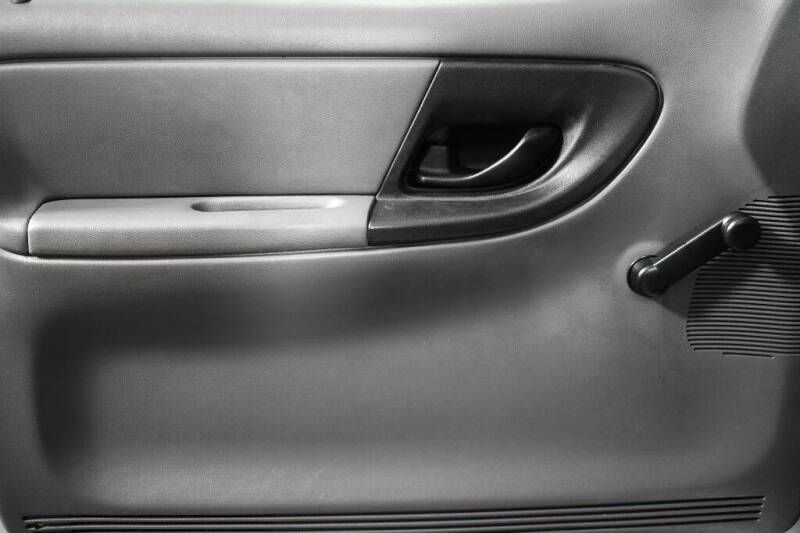 2003 Mazda Truck B2300