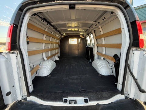 2022 Chevrolet Express 2500