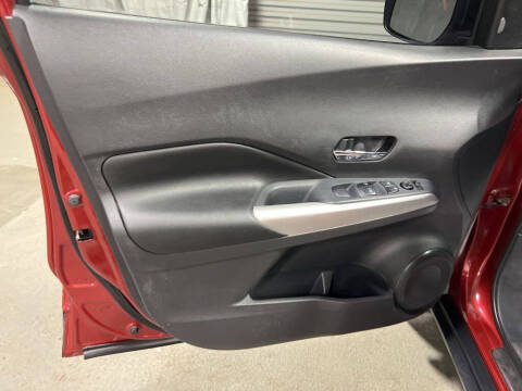 2019 Nissan Kicks SR