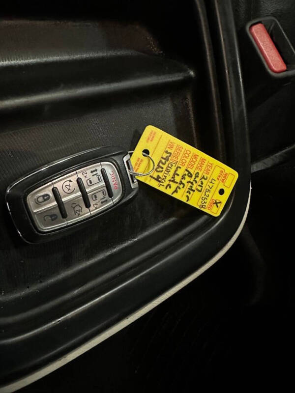 2017 Chrysler Pacifica Touring-L