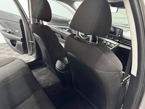 2021 Hyundai Elantra SE