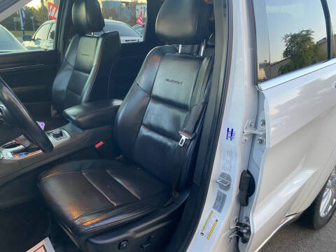 2017 Jeep Grand Cherokee Summit