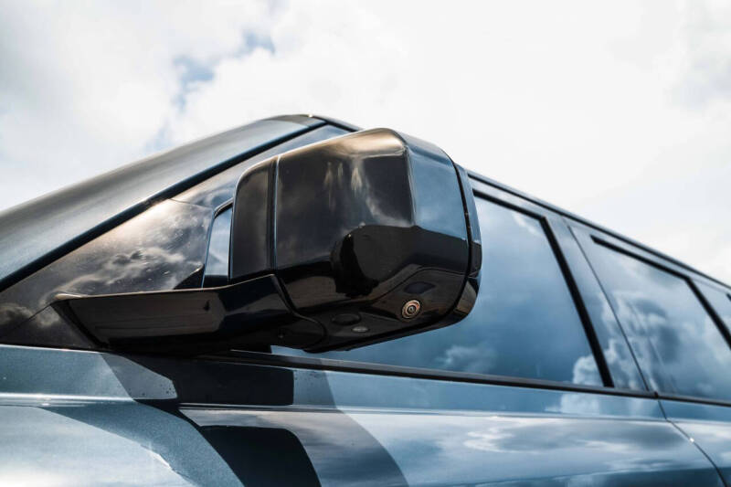 2022 Land Rover Defender 110 X-Dynamic SE