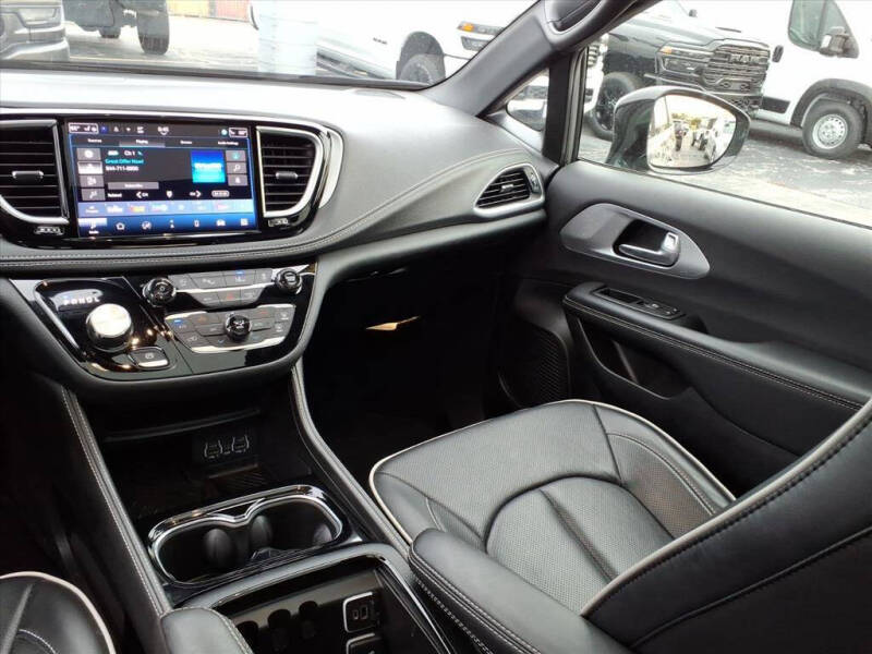2025 Chrysler Pacifica Limited