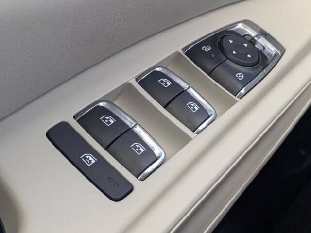 2025 Kia Carnival SX