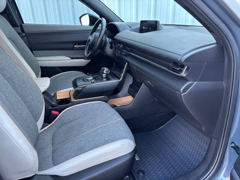 2022 Mazda MX-30 EV Premium Plus