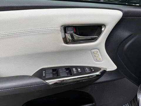 2016 Toyota Avalon XLE