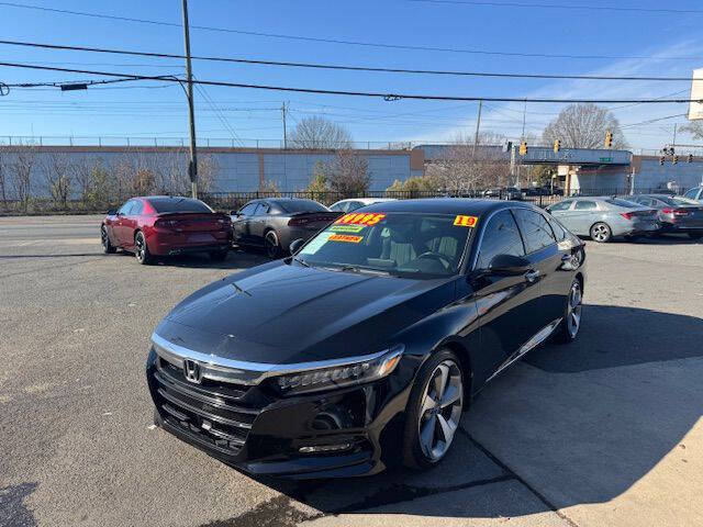 2019 Honda Accord Touring's photo