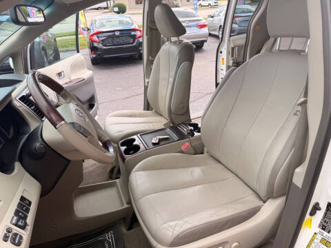 2013 Toyota Sienna Limited 7-Passenger