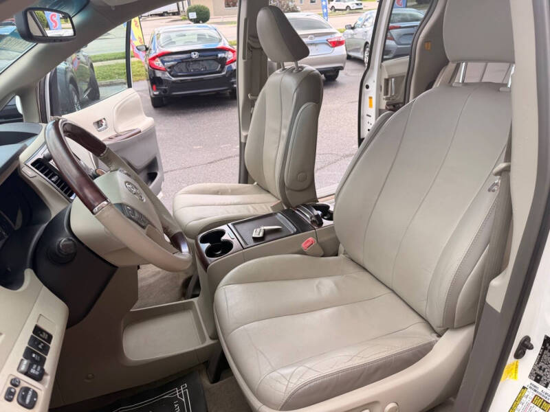 2013 Toyota Sienna Limited 7-Passenger
