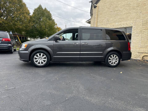 2016 Chrysler Town and Country Touring