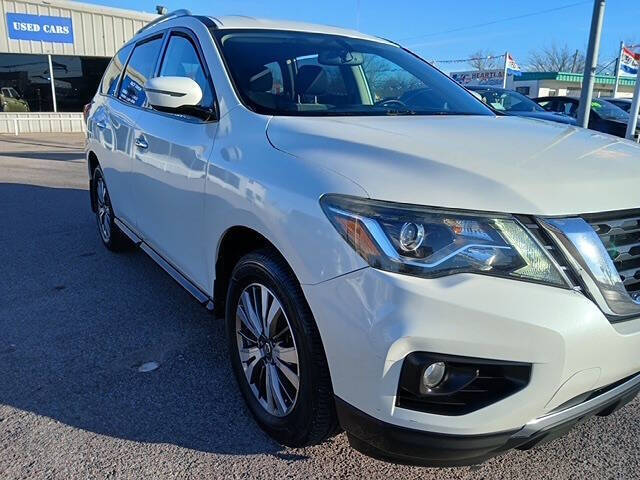 2017 Nissan Pathfinder SV