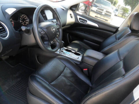 2017 Nissan Pathfinder SL