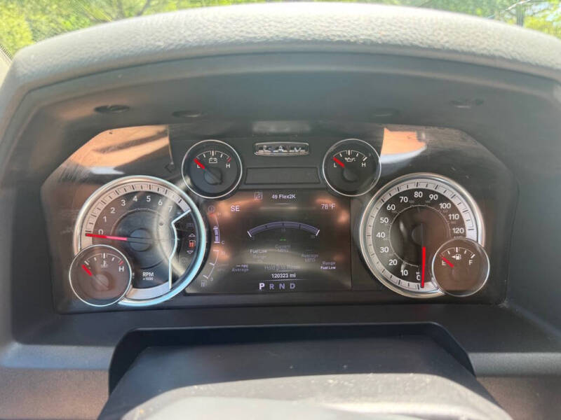 2016 RAM 1500 SLT