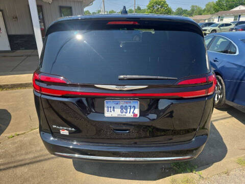 2025 Chrysler Pacifica Select