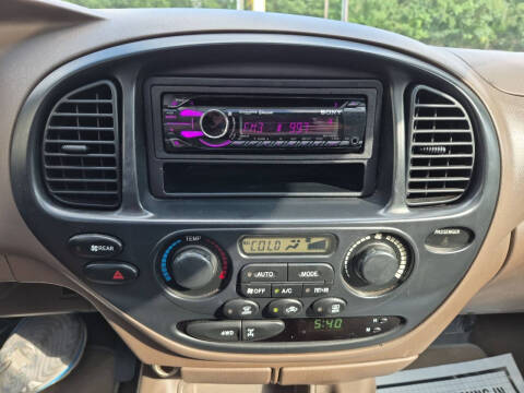 2004 Toyota Sequoia SR5