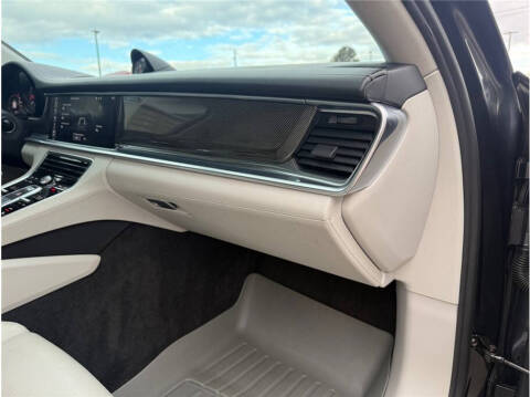 2017 Porsche Panamera 4S