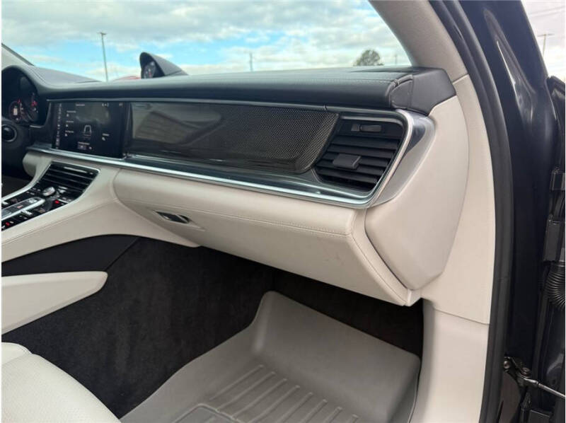 2017 Porsche Panamera 4S